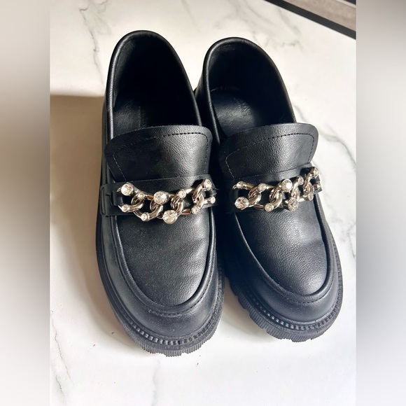 Pair of loafers - Picture 2 of 5